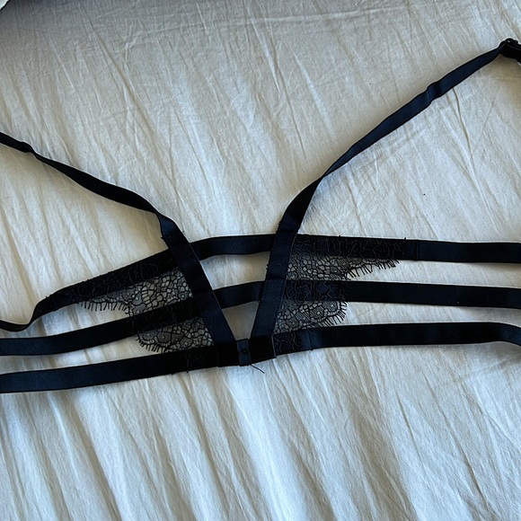 Victoria’s Secret Push-Up Bra - Picture 7 of 13